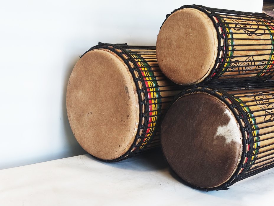 Ensemble de tambours basses dunun - Set de doundouns de Guinée