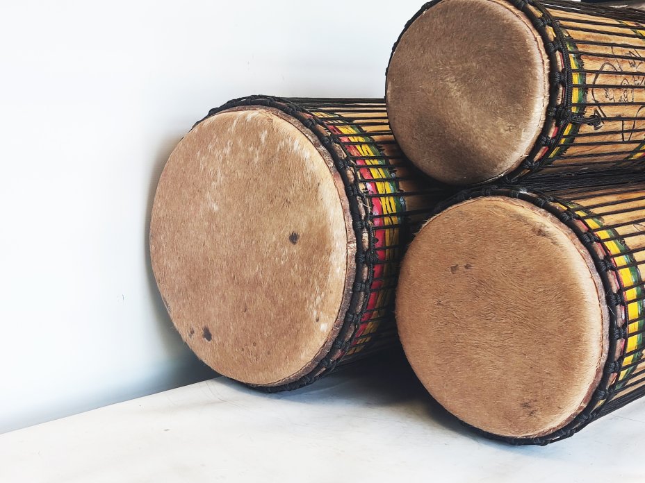 Ensemble de tambours basses dunun - Set de doundouns de Guinée