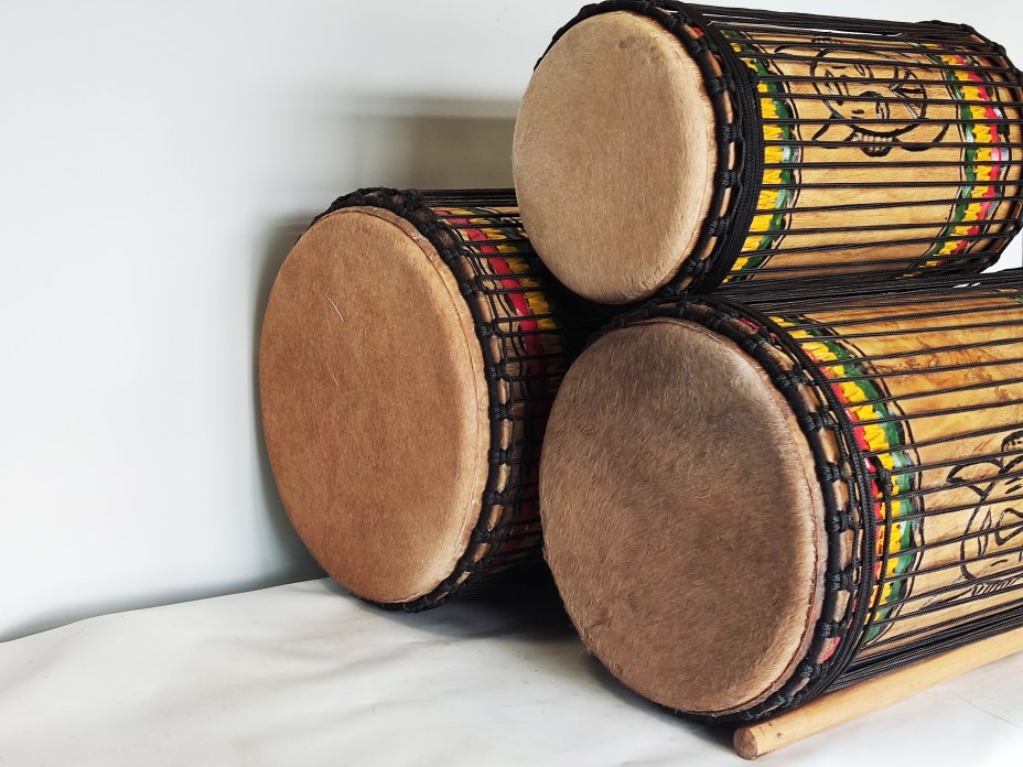 Ensemble de tambours basses dunun - Set de doundouns de Guinée