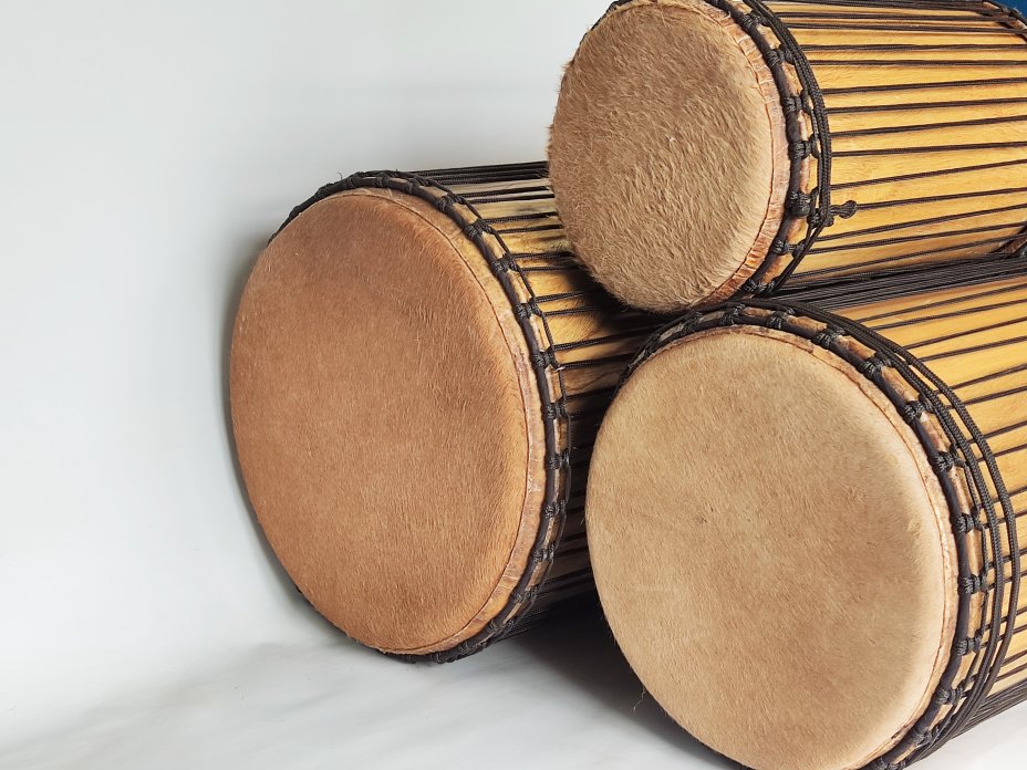 Ensemble de tambours basses dunun - Set doundouns Guinée