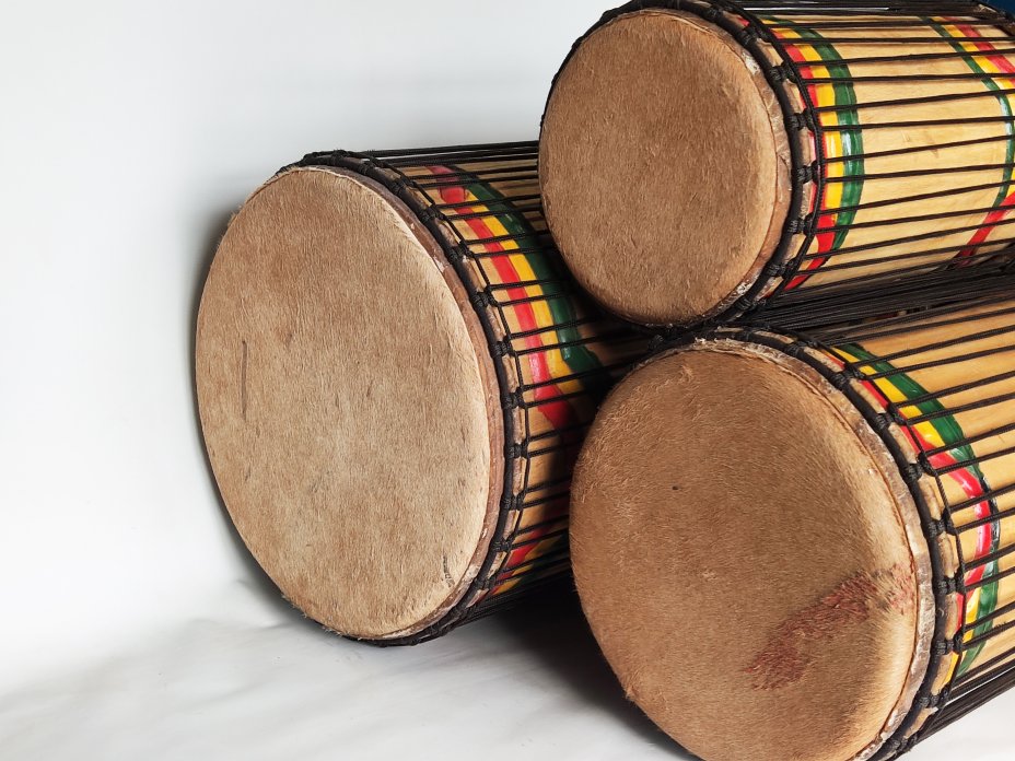 Ensemble de tambours basses dunun - Set doundouns Guinée