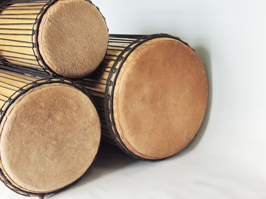 Ensemble de tambours basses dunun - Set doundouns Guinée